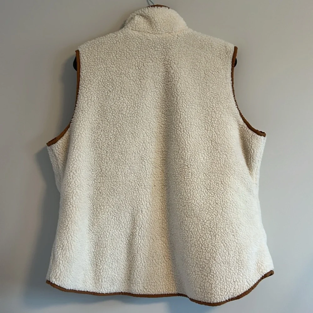 Old Navy Sherpa Vest - Picture 5 of 7